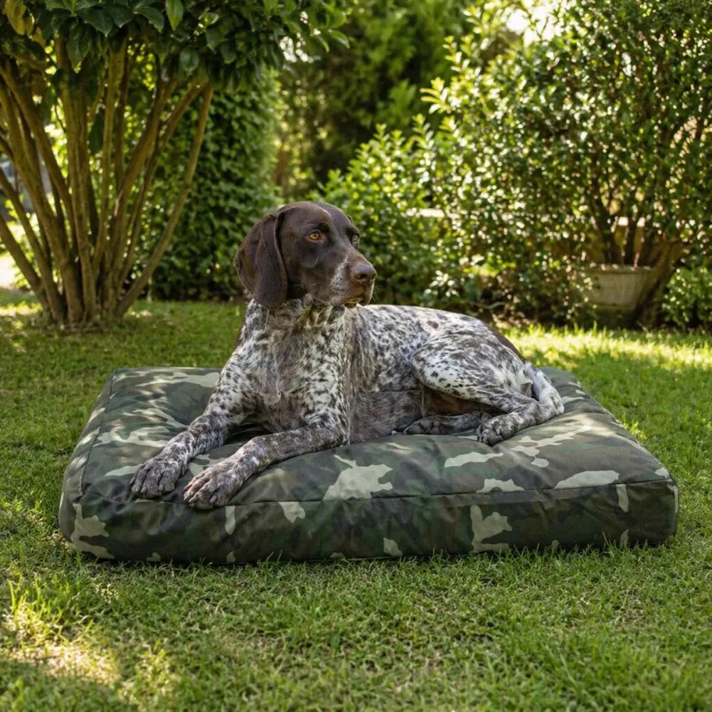 Coussin pour chien à motif camouflage, format 110 par 70 centimètres