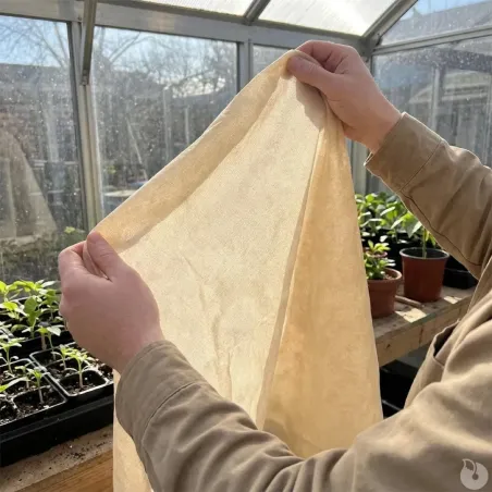Couverture végétale non tissée 120x180cm protection plantes