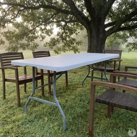 Table pliante en résine 10 couverts 180x70x74cm pieds métal