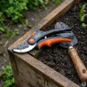 Sécateur Black&Decker® 20cm - Coupe précise et ergonomique