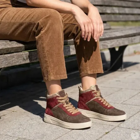 Baskets montantes femme bordeaux et vert | Look urbain confortable