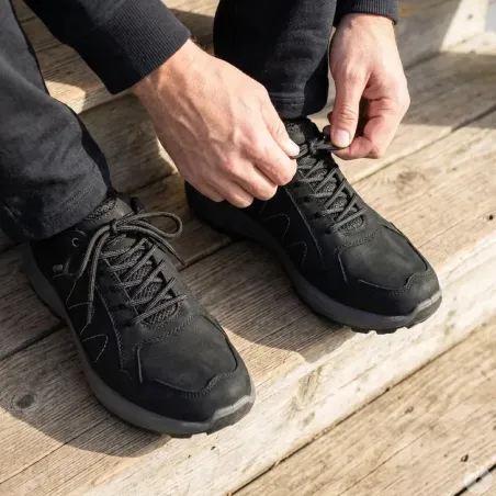 Chaussures basses Ayoka Dick noires cuir imperméable confort