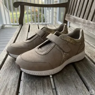Baskets à scratch Doka en cuir beige pour femme - Ayoka