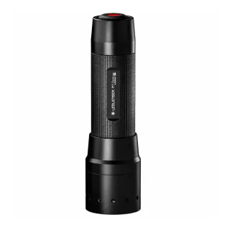Lampe torche P7 Core 450 Lumens portée 300m piles LR3 incluses