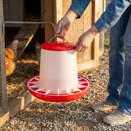 Mangeoire à trémie 12 kg pour volailles | Ducatillon