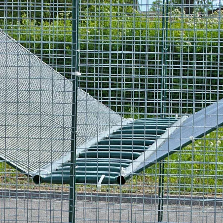Parc à corbeaux facile à installer acier galvanisé 2x2x2m