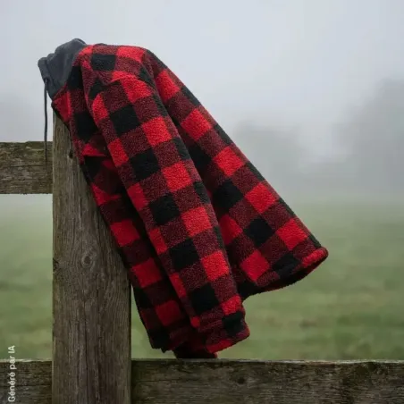 Chemise Treeland rouge à capuche doublée sherpa | Ducatillon