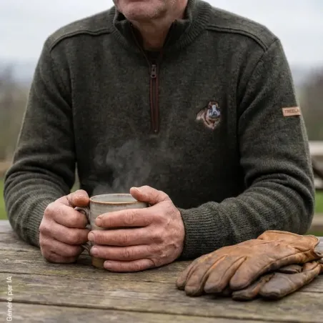 Pull col zippé brodé sanglier marron en laine et acrylique