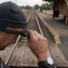 Bonnet Beanie gris en maille extensible pour homme | Ducatillon