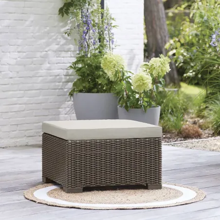Salon de jardin 3 places Keter® + pouf offert Salon de jardin 3 places Keter® + pouf offert