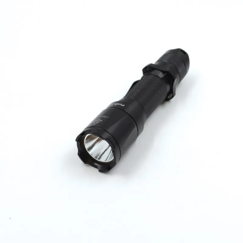 Lampe 1000 Lumens 5 modes d'éclairage, noire 140mm
