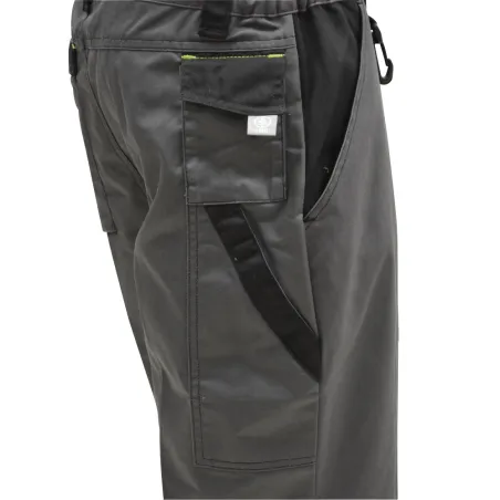 Bermuda de travail 4 poches polyester coton gris noir 38 à 52 Bermuda de travail 4 poches polyester coton gris noir 38 à 52