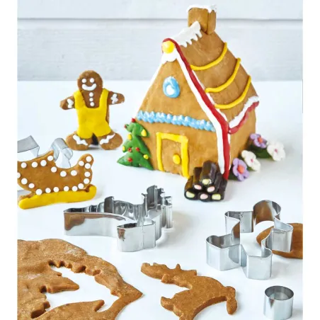 Kit 9 emporte-pièces Noël 3D bonhomme traineau cerf maison