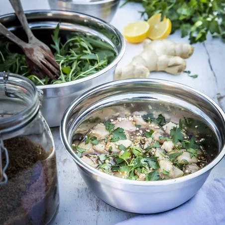 3 Saladiers avec couvercles 3 Saladiers avec couvercles