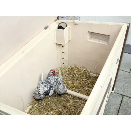 Poulailler chauffant et isolé avec thermostat 3 à 4 poules Poulailler chauffant et isolé avec thermostat 3 à 4 poules