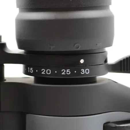 Jumelles Zoom 10-30x50, 185 x 185cm