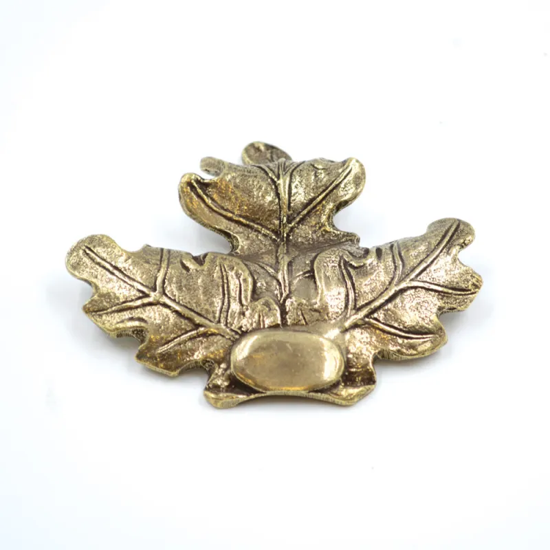 Feuille de chêne détaillée et réaliste en bronze 85x85mm
