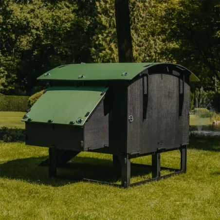 Poulailler sur pieds en plastique recyclé 8 à 15 poules