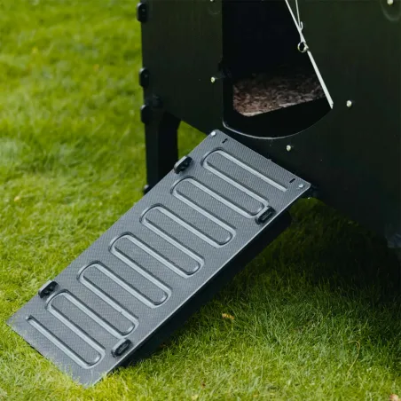 Poulailler sur pieds en plastique recyclé 8 à 15 poules