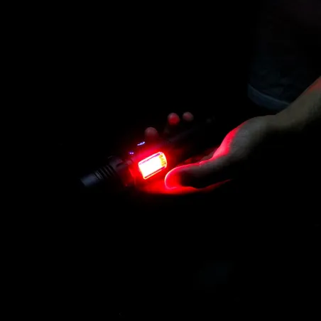 Torche Bright 2000 lumens 3 niveaux d'intensité, en alliage d'alu