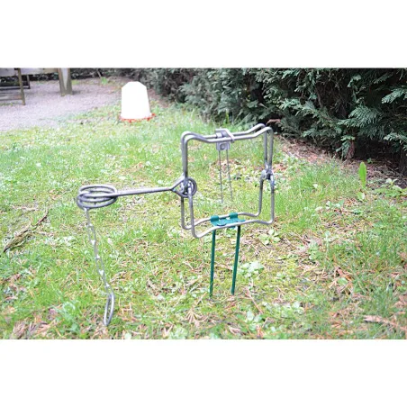 Support pour surélever les pièges en X Cornibear dimensions 13 X 13 cm