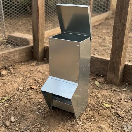 Mangeoire à trémie galvanisée 7 kg 17 x 18 x 39 cm