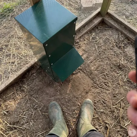 Mangeoire anti gaspillage galvanisée peinture epoxy verte 7 kg