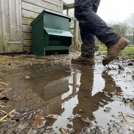 Mangeoire galvanisée verte anti gaspillage 20 kg