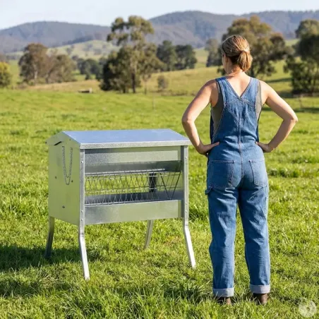 Râtelier mangeoire d'extérieur pour mouton et chèvre 1M
