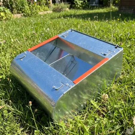 Mangeoire à trémie 2 compartiments 24,5 x 10,5 x 20