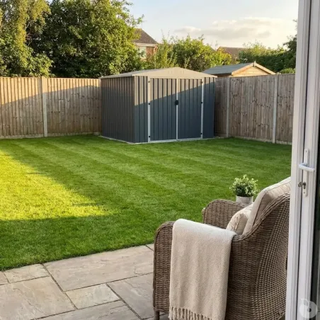 Abri de jardin métal gris et crème 245 x 193 x 180 cm