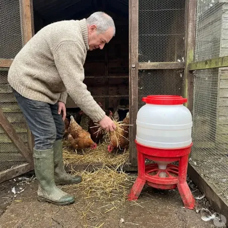 Mangeoire anti-gaspillage sur pieds 23 kg Gaun – Grande capacité