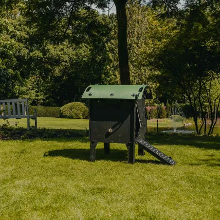 Poulailler sur pieds en plastique recyclé 5 à 9 poules