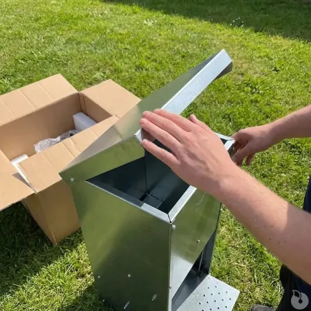 Mangeoire métallique anti nuisibles 23 kg