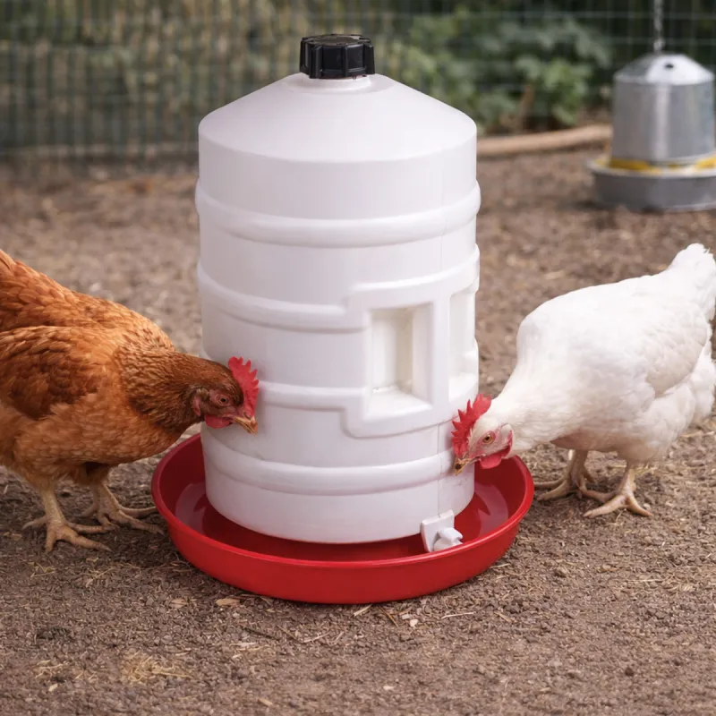 Abreuvoir fût à poignée plastique 20L pour volailles - Rouge et blanc Novital