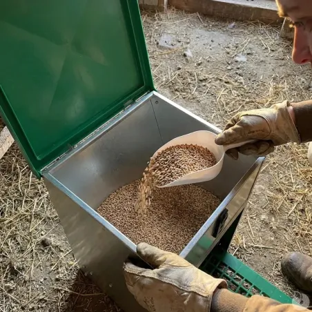 Mangeoire à trémie anti nuisibles Olba Feedomatic verte 5kg