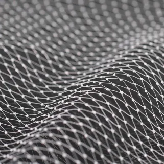 Filet de Protection Anti-Oiseaux 4x5m - Maille 15x15mm en Nylon Résistant