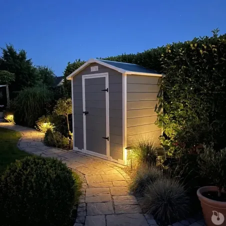 Abri de jardin Lys - 128x94x196cm en plastique résistant avec porte battante