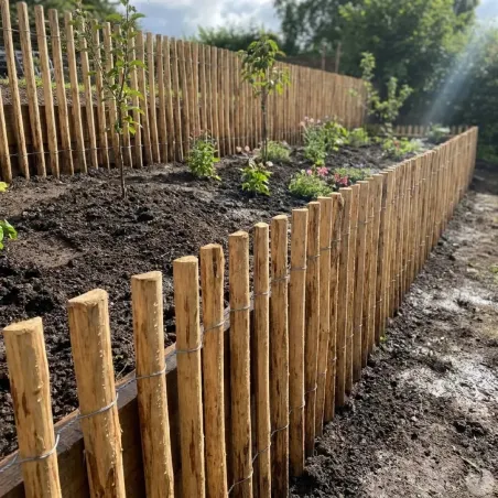 Ganivelle en Châtaignier - Longeur 5m x Hauteur 1,2m - Espacement 6-7 cm